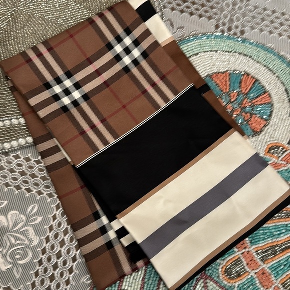 Burberry scarf for man Stylish and cozy soft and cushy Authentic Burberry Scarf. - Picture 5 of 9